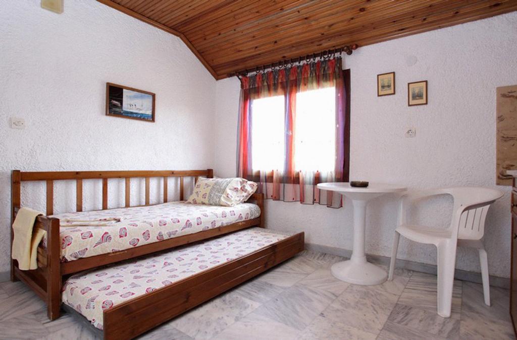 Vrasná Kehagias Apartments חדר תמונה